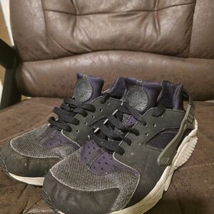 Nike Black and Gray Athletic Shoes